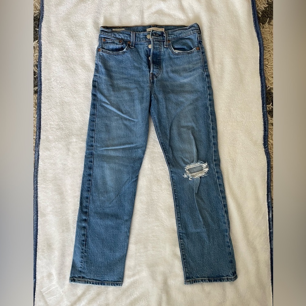 Levis Women’s Wedgie Straight 26 Blue Distressed High Rise Jeans